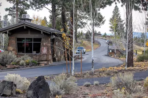 61646 Rowallan Ct, Bend, OR 97702 photo 22