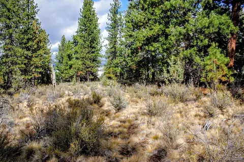 61646 Rowallan Ct, Bend, OR 97702 photo 8