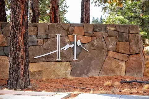 61646 Rowallan Ct, Bend, OR 97702 photo 21