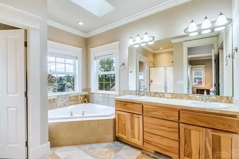 3393 NE Wild Rivers Loop, Bend, OR 97701 photo 11