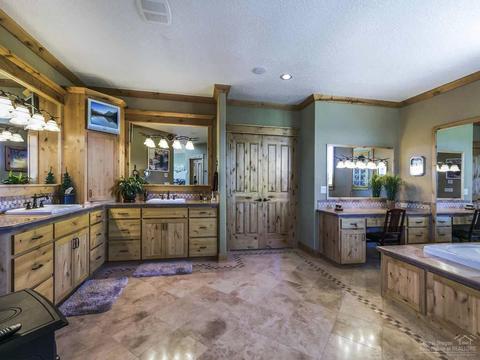 20200 Marsh Rd, Bend, OR 97703 photo 12