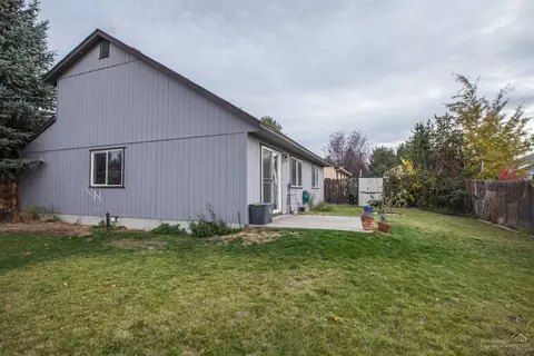 63255 Gallop Ct, Bend, OR 97701 photo 2
