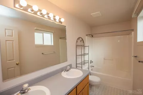63255 Gallop Ct, Bend, OR 97701 photo 17