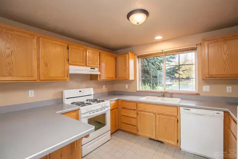 63255 Gallop Ct, Bend, OR 97701 photo 5