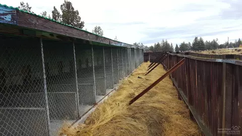 22040 Nelson Rd, Bend, OR 97701 photo 5