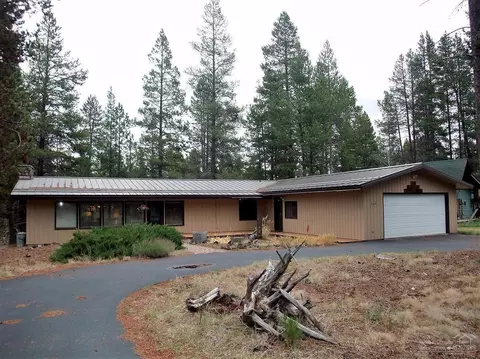 15044 River Loop Dr, Bend, OR 97707 photo 2