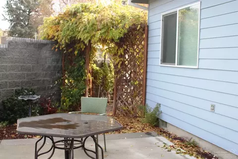 205 SE Soft Tail Dr, Bend, OR 97702 photo 12