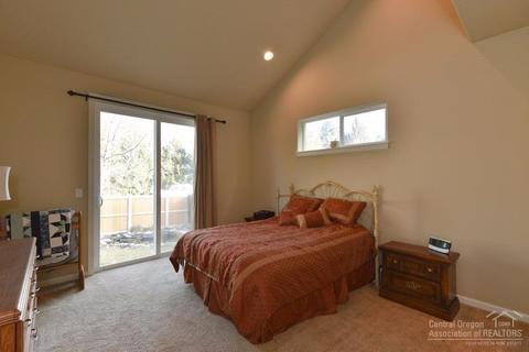 20564 Jacklight Ln, Bend, OR 97702 photo 12