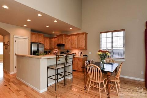 20564 Jacklight Ln, Bend, OR 97702 photo 6