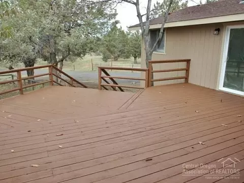 22940 Donna Ln, Bend, OR 97701 photo 4