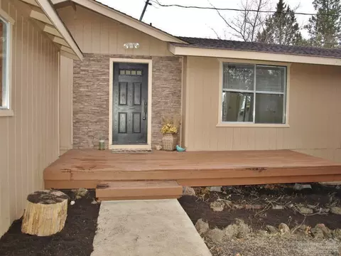 22940 Donna Ln, Bend, OR 97701 photo 2