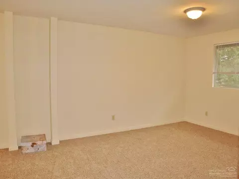 22940 Donna Ln, Bend, OR 97701 photo 12