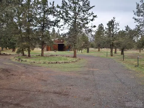 22940 Donna Ln, Bend, OR 97701 photo 6
