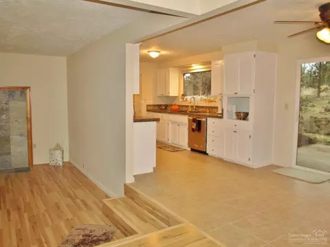 22940 Donna Ln, Bend, OR 97701 photo 7