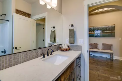 61101 SE Stari Most Loop, Bend, OR 97702 photo 5