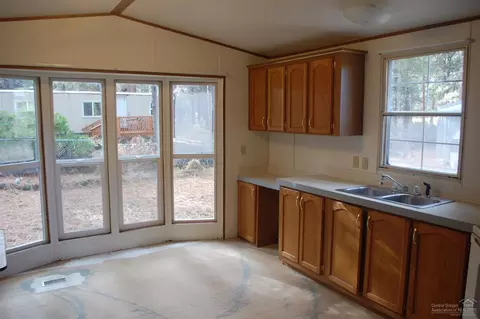 60164 Turquoise Rd, Bend, OR 97702 photo 2