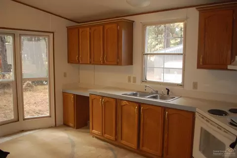60164 Turquoise Rd, Bend, OR 97702 photo 3