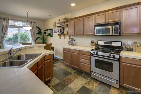 60902 Garrison Dr, Bend, OR 97702 photo 9