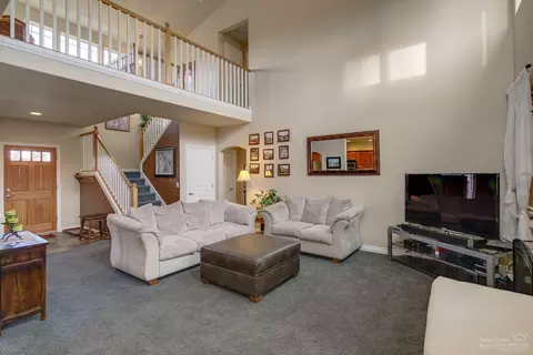 60902 Garrison Dr, Bend, OR 97702 photo 5