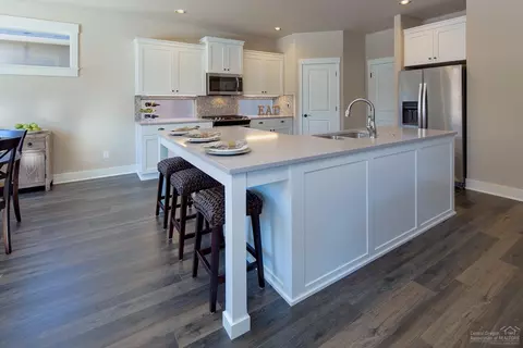 61105 SE Stari Most Loop, Bend, OR 97702 photo 7
