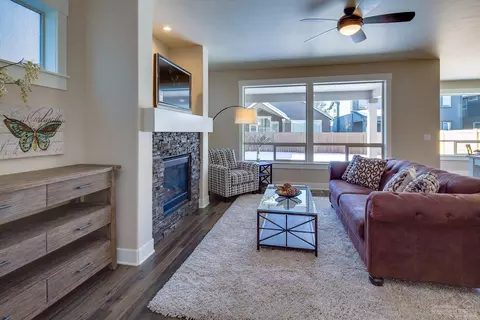 61105 SE Stari Most Loop, Bend, OR 97702 photo 5