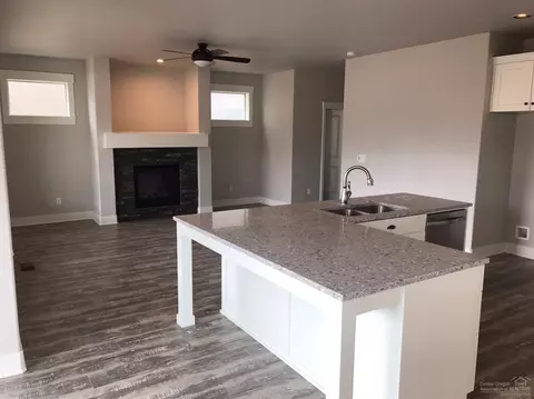 61105 SE Stari Most Loop, Bend, OR 97702 photo 2