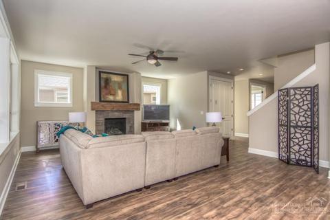 60498 Hedgewood Ln, Bend, OR 97702 photo 4
