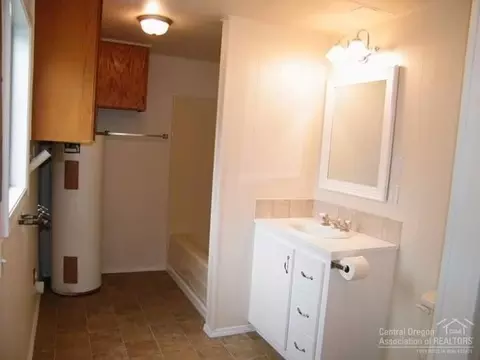 208 S Nelson Ave, Mitchell, OR 97750 photo 8
