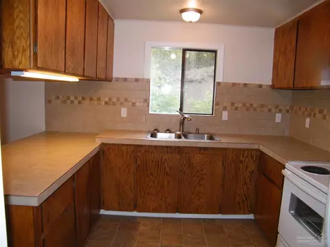 208 S Nelson Ave, Mitchell, OR 97750 photo 3