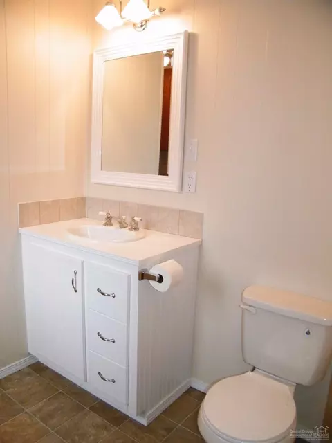 208 S Nelson Ave, Mitchell, OR 97750 photo 7