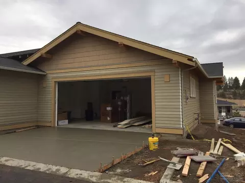 1702 NW Fields St, Bend, OR 97703 photo 10
