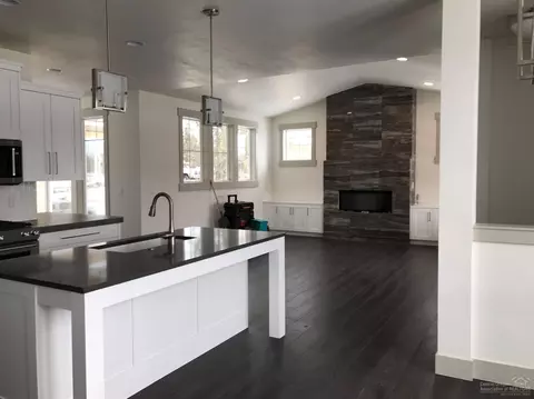 1702 NW Fields St, Bend, OR 97703 photo 1