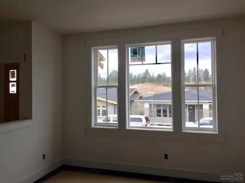 1702 NW Fields St, Bend, OR 97703 photo 11