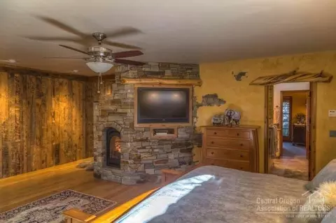 64446 Crosswinds Rd, Bend, OR 97703 photo 9