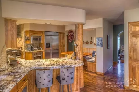 64446 Crosswinds Rd, Bend, OR 97703 photo 4
