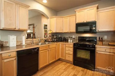 21250 Thornhill Ln, Bend, OR 97701 photo 15