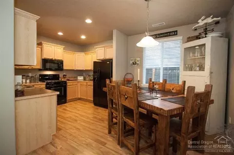 21250 Thornhill Ln, Bend, OR 97701 photo 14