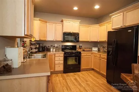 21250 Thornhill Ln, Bend, OR 97701 photo 16