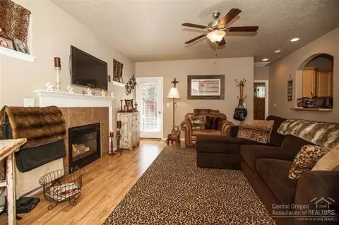 21250 Thornhill Ln, Bend, OR 97701 photo 9
