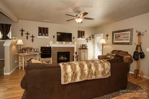 21250 Thornhill Ln, Bend, OR 97701 photo 12