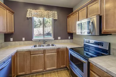 60906 Garrison Dr, Bend, OR 97702 photo 13