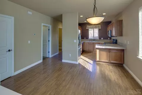 60906 Garrison Dr, Bend, OR 97702 photo 9
