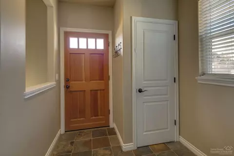 60906 Garrison Dr, Bend, OR 97702 photo 6
