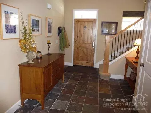 20457 Jacklight Ln, Bend, OR 97702 photo 3