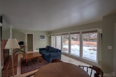 1609 NE 8th St, Bend, OR 97701 photo 4