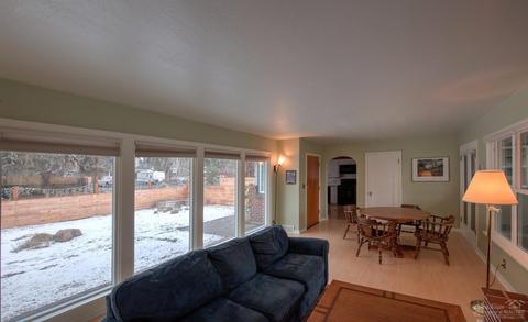 1609 NE 8th St, Bend, OR 97701 photo 2