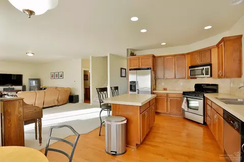 802 NE Apache Ct, Redmond, OR 97756 photo 6
