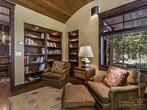 19013 Squirreltail Loop, Bend, OR 97703 photo 13