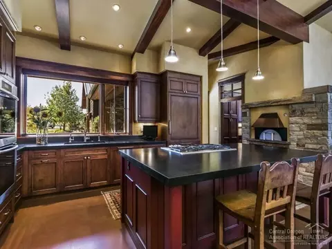19013 Squirreltail Loop, Bend, OR 97703 photo 8