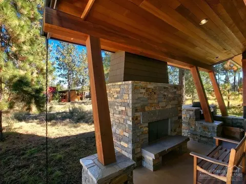 19013 Squirreltail Loop, Bend, OR 97703 photo 25